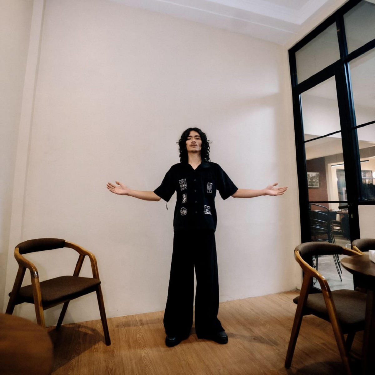 Folk Militan Kembali! AMIS Rilis ‘Local Wisdumb’ dan Siap Guncang Industri Musik